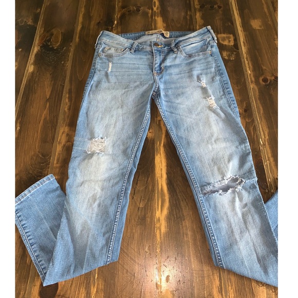 HOLLISTER🌟 Jeans - Picture 2 of 4